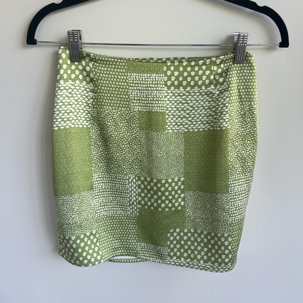 Pacsun Kendal and Kylie Green Patterned Women's Skirt